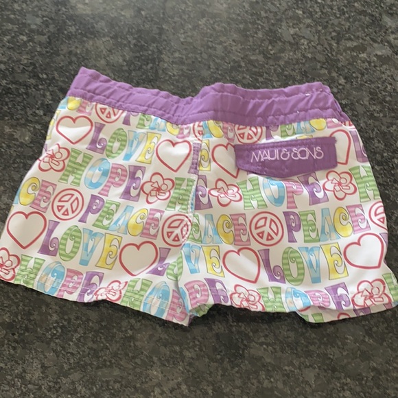 Maui and sons board shorts - Picture 2 of 2